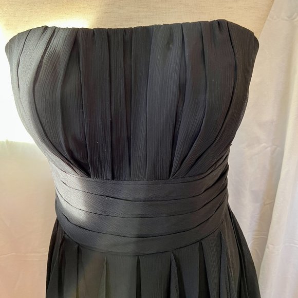 David's Bridal Strapless Chiffon Dress with Layered Skirt, Size 8 - Picture 4 of 10